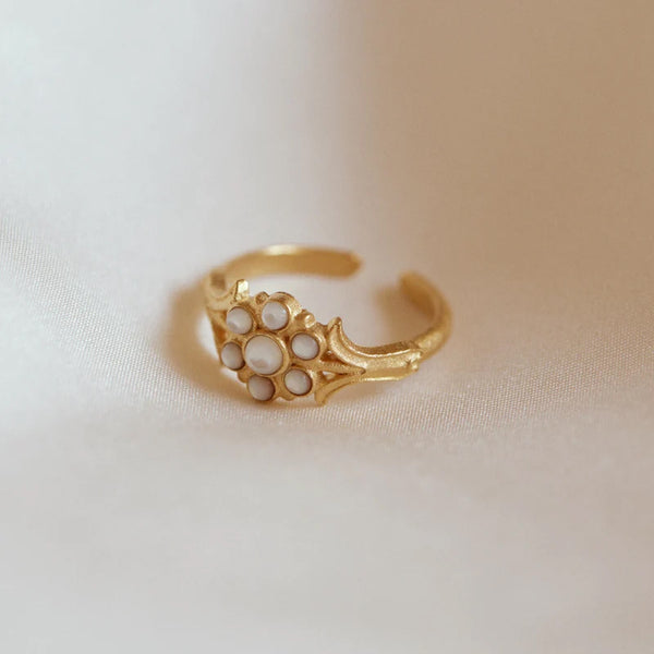 Amassia Ring by Agape Studio